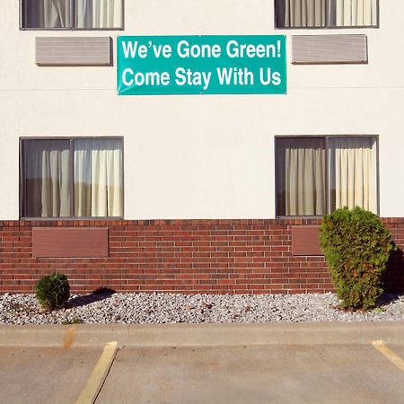 Americas Best Value Inn & Suites Cassville Roaring River Exterior foto
