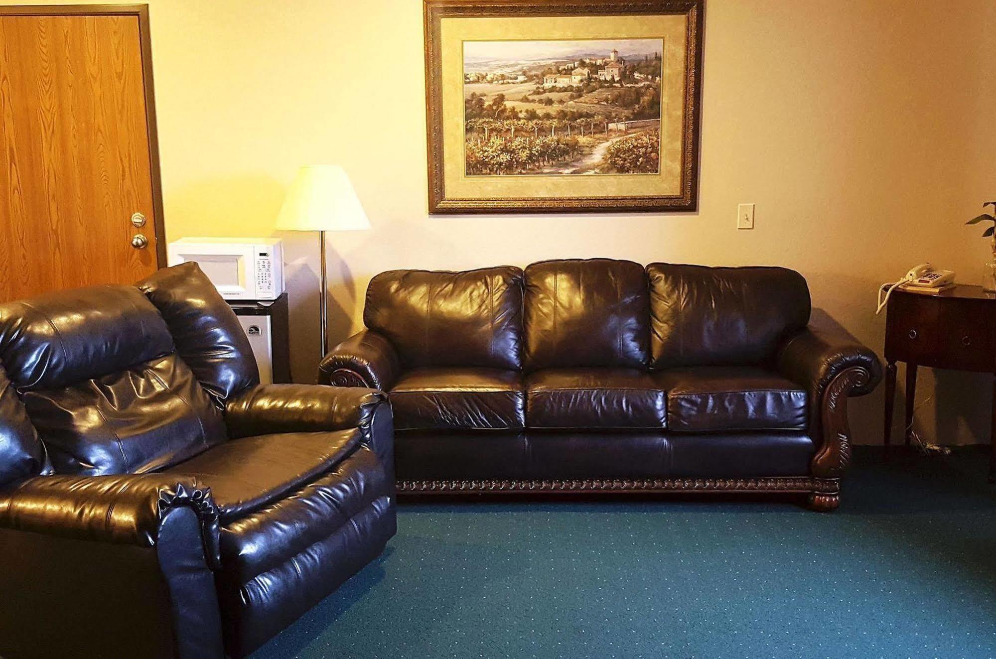 Americas Best Value Inn & Suites Cassville Roaring River Exterior foto